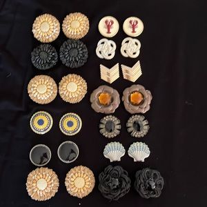 Lindsay Phillips snaps. Assorted styles